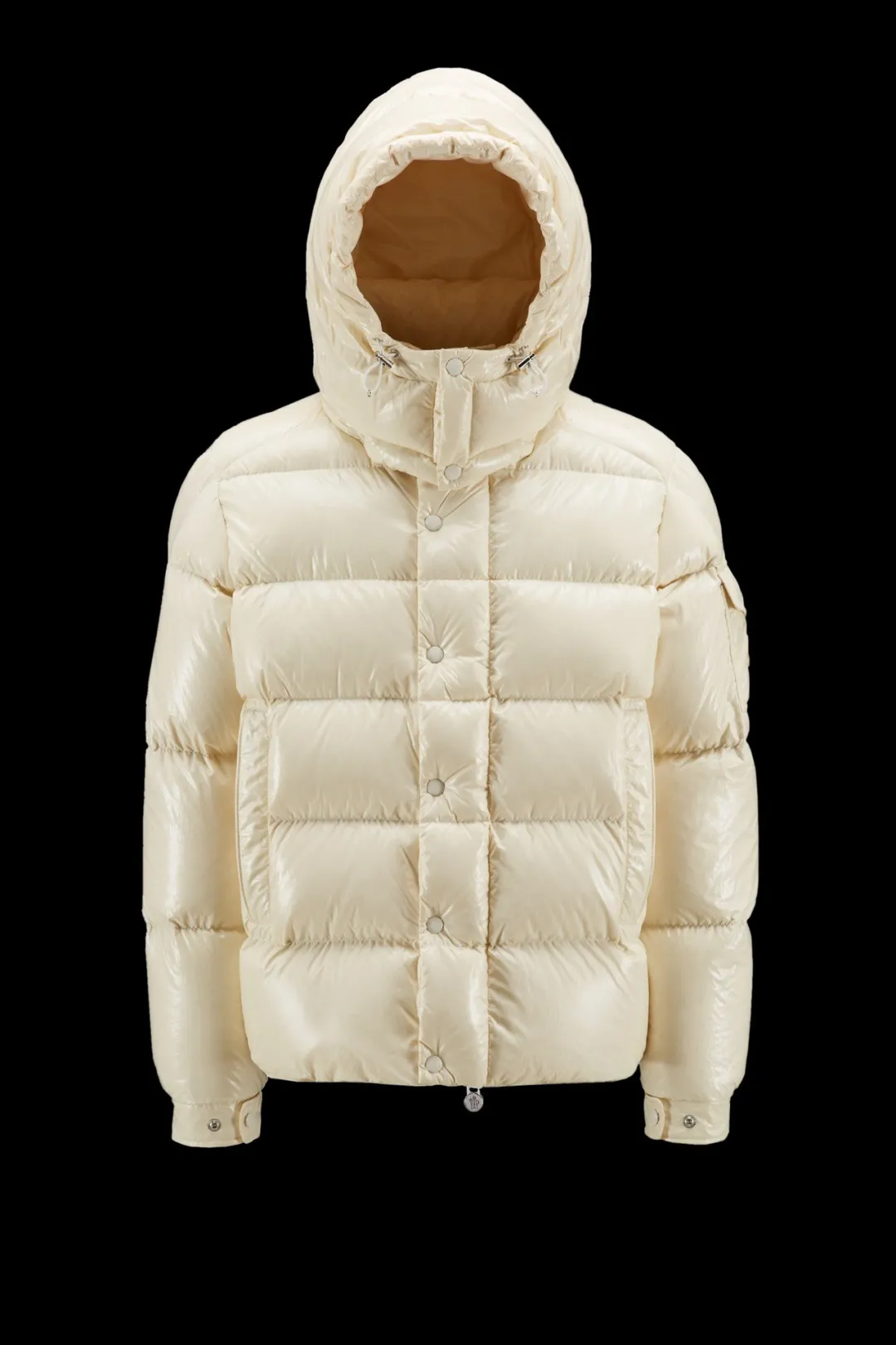 P390 Moncler/ 2026 70 、 。 DNA ， ， 。 Classic ， 、 。 Classic 70 。 Quality， 90 ，Premium Quality ， ，Black ！ Sizes M-3XL